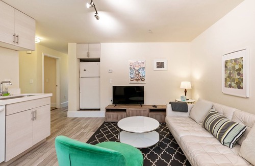 Lower Pacific Heights Apartment | Pet-Friendly Garden Retreat in Scenic Pacific Heights