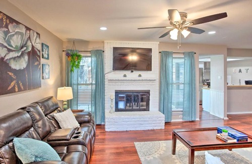 Garland House | Pet-Friendly Garland Retreat Near Downtown Dallas