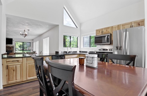 Jefferson Township House | Cozy 4BR Ocean View Retreat with Hot Tub & Pool