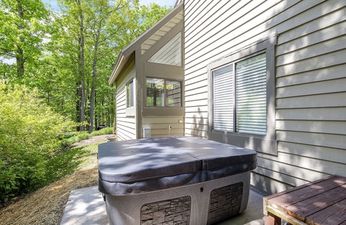 Jefferson Township House | Cozy 4BR Ocean View Retreat with Hot Tub & Pool