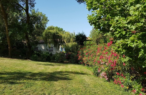 Pezens House | Relaxing Gite for 4-8 with Ocean View & Spa Amenities
