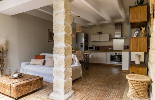 Gallician Cottage | Idyllic Cottage in the Camargue with Private Jacuzzi & Pool