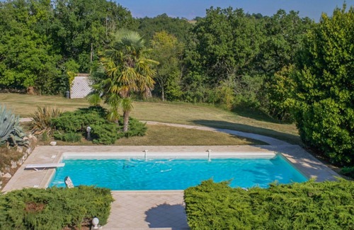 Saint Maurin House | Idyllic Gîte with Pool and Park Garden for Memorable Stays