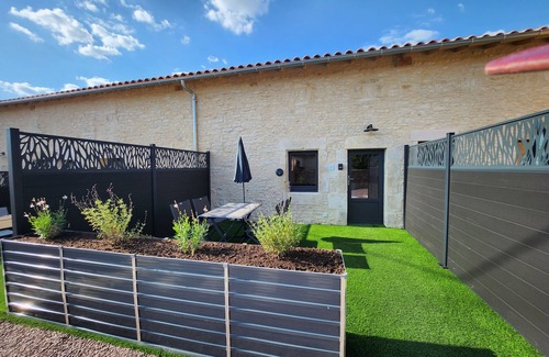 Saint-Pierre-d'Exideuil House | Inviting Gîte with Pool, Spa & Family-Friendly Amenities