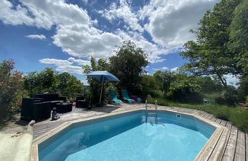 Auzers Villa | Beautiful Gite with Pool, Sauna & Spa near Salers Puy Mary