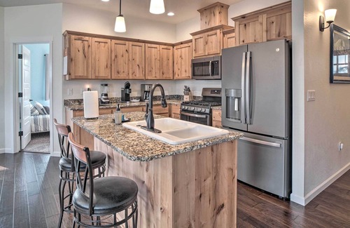 Grants Pass House | Charming Grants Pass Home: Patio & Fire Pit!