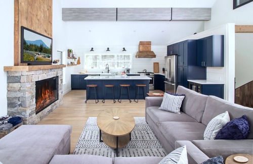 Tamworth House | Modern Barn Home: Gateway to NH's Lakes and Mountains