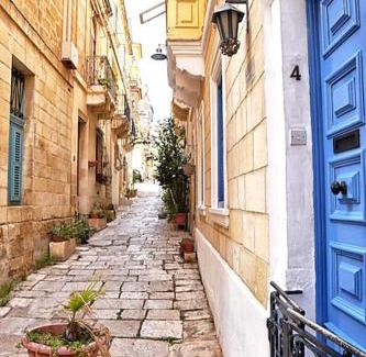 Birgu Apartment | Pet-Friendly Ground-Floor Maisonette for Family Getaways