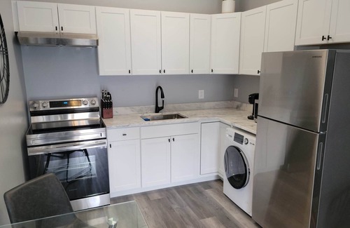 Lake Worth Apartment | Cozy Guest House with Spa & Hot Tub for Perfect Retreat