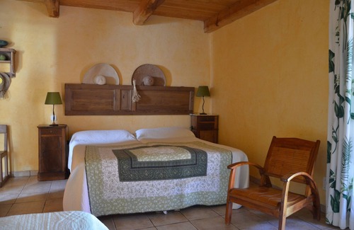 Prunete Hotel | Inviting Rooms with Pool, Steps from Sea and Mountains