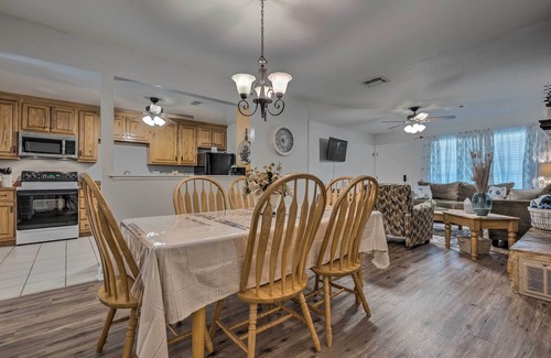 Gulfport House | Cozy Gulfport Escape: Steps to the Beach & Ocean View!