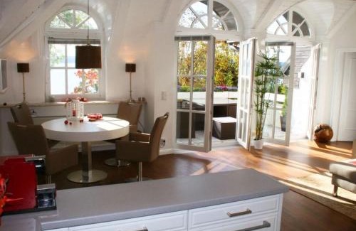 Herrsching am Ammersee House | Delightful Holiday Home in Herrsching with Family Amenities