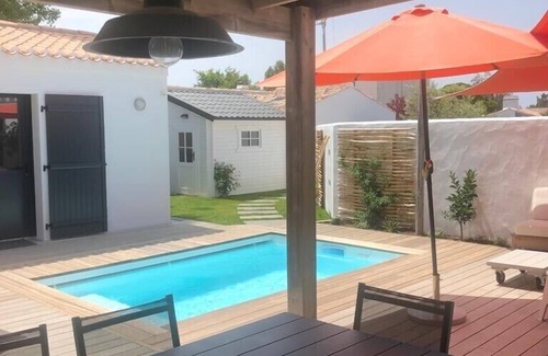 Noirmoutier-en-l'Ile House | Ideal Family Retreat with Pool, Garden & Steps to Beach