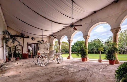 Tixkokob House | Relaxing Hacienda San Antonio Millet with Spa & Breakfast