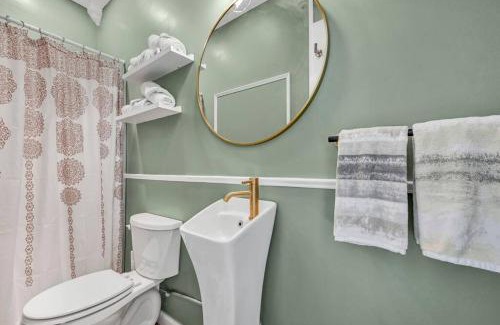 Cumbola Apartment | Tranquil Hammock Retreat by the River Awaits You