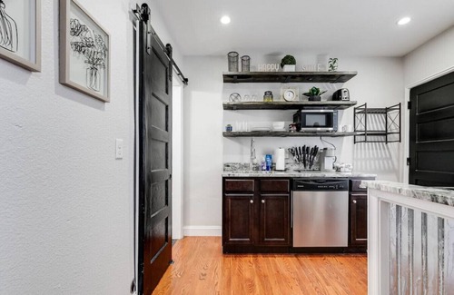 Church Hill Apartment | Delightful 1-Bed Oasis: RVA Retreat with Breakfast Included!