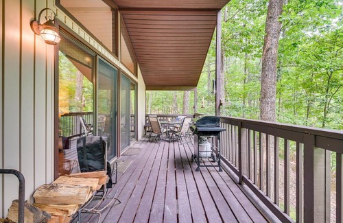 The Woods House | Cozy Hedgesville Retreat with Deck, Fireplace & Private Pool