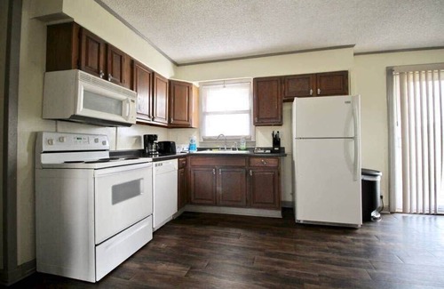 Hendersonville House | Convenient Hendersonville Stay with Fenced Backyard Access