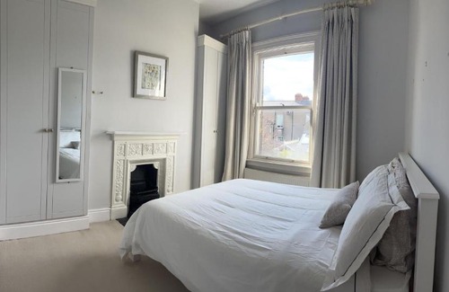 Rathmines Villa | Hidden Gem in Lively Village - Pet and Child Friendly