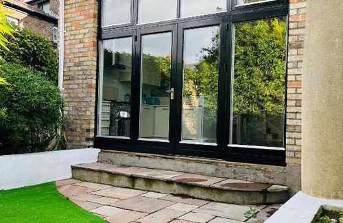Rathmines Villa | Hidden Gem in Lively Village - Pet and Child Friendly