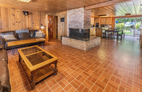 Higgins Lake Cottage | Serene Higgins Lake Cottage: Private Dock & Breathtaking Views