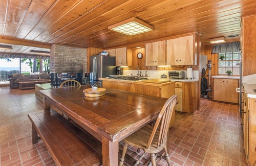 Higgins Lake Cottage | Serene Higgins Lake Cottage: Private Dock & Breathtaking Views