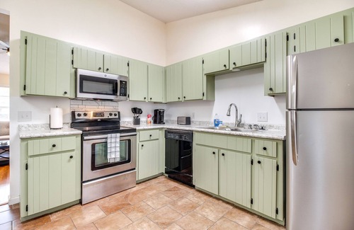 Hinesville House | Comfortable Hinesville Home Near Fort Stewart & Great Amenities