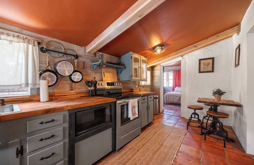 Wimberley House | Charming Historic 2-bedroom house in Downtown Wimberley