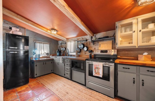Wimberley House | Charming Historic 2-bedroom house in Downtown Wimberley