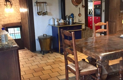 Vadelaincourt Cottage | Pet-Friendly Gite Vadelaincourt with Spa & Breakfast
