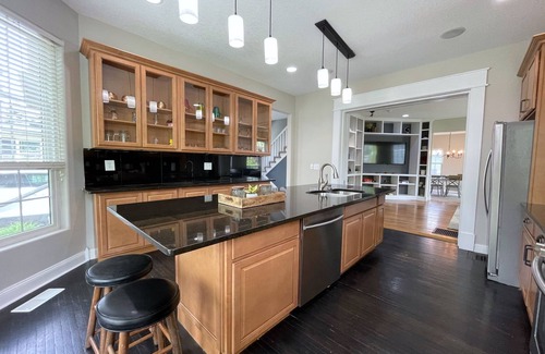 Des Moines House | Charming Historic Home with Modern Comforts ~Near Drake and Downtown!