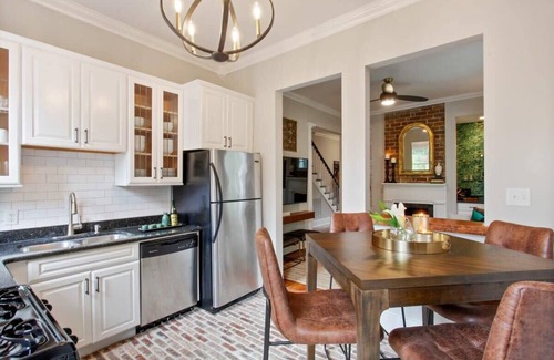 Beach Institute House | Charming, Historic Restored Home | Whitefield Sq
