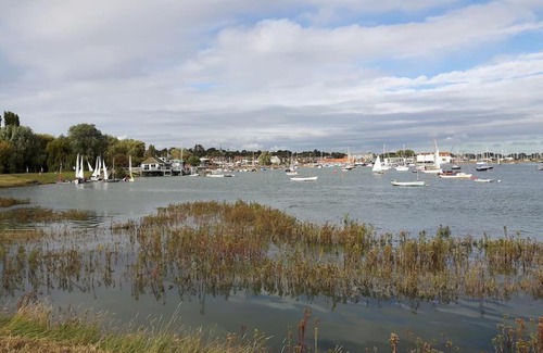 Martlesham Heath Apartment | Cozy Holiday Apartment in Central Woodbridge - Family Friendly