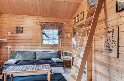 Niederaula House | Inviting Holiday Home with Private Garden and Great Amenities