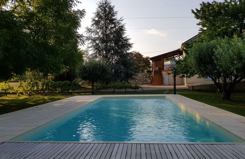 Prayssac House | Inviting Holiday Home with Private Heated Pool & Ocean View