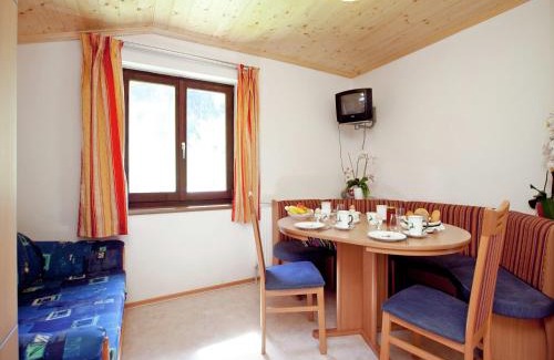 Huettau House | Impeccable Holiday Home in H ttau with Hot Tub & BBQ