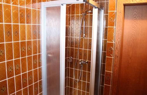 Huettau House | Impeccable Holiday Home in H ttau with Hot Tub & BBQ
