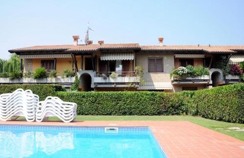 Montioni House | Inviting Holiday Home in Lazise with Pool Access
