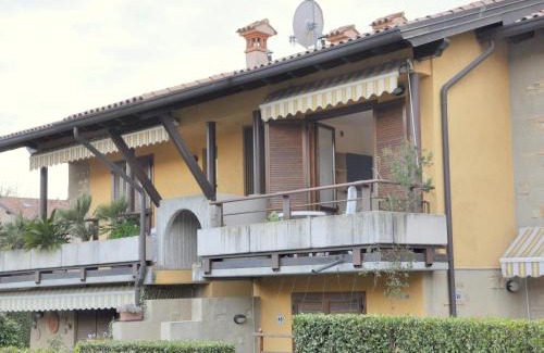 Montioni House | Inviting Holiday Home in Lazise with Pool Access
