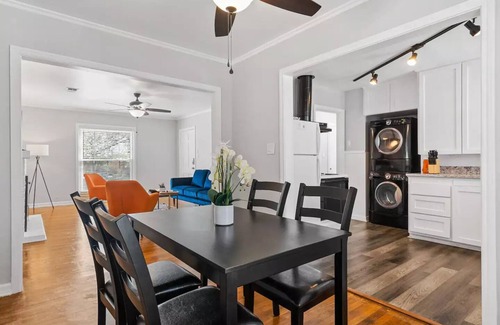 Fort Worth House | Cozy Retreat 3 Minutes from Dickies Arena with Spa & Breakfast