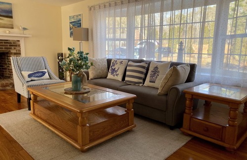 Dennis House | Exceptional Home in Dennis, Cape Cod with Pool & Kitchen