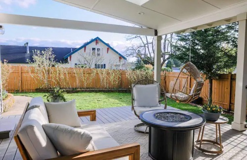 Five Corners House | Inviting Retreat Near Attractions with Family-Friendly Amenities