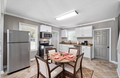 Huntsville House | Charming Home Blissful on Bradley