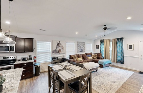 Arcadia House | Charming home- Dog Friendly, washer/dryer, internet access, and firepit