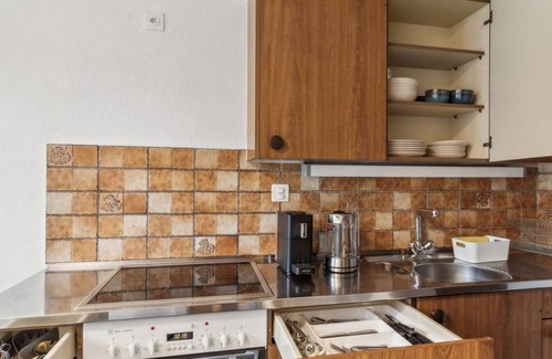 Wiedikon Apartment | Flexible Weekly/Monthly Rentals: Family-Friendly Retreat