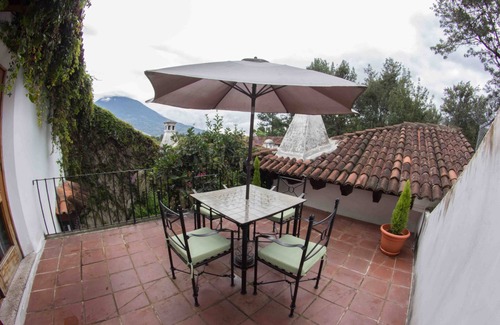 Antigua Guatemala House | Perfectly Decorated Home in Historic Central Antigua