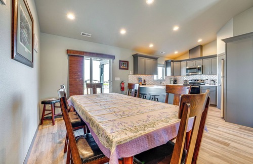 Moses Lake House | Charming Home ~ Half-Mi to Potholes State Park