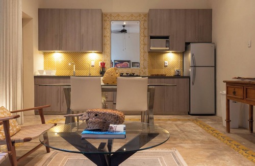 Centro House | Prime Location Steps from Santa Lucia Park Dining Options