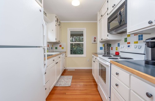 Richland House | Relaxing Retreat Near Columbia River with Pool & Breakfast