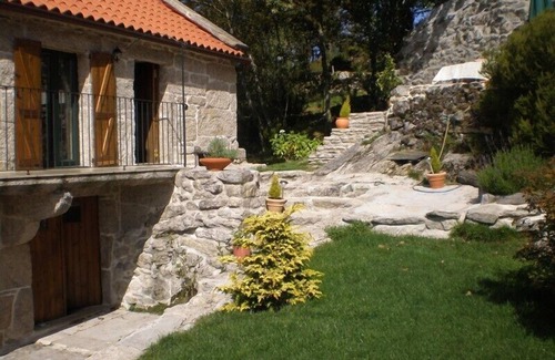A Lama Cottage | Inviting Mountain Haven with Pet-Friendly Amenities